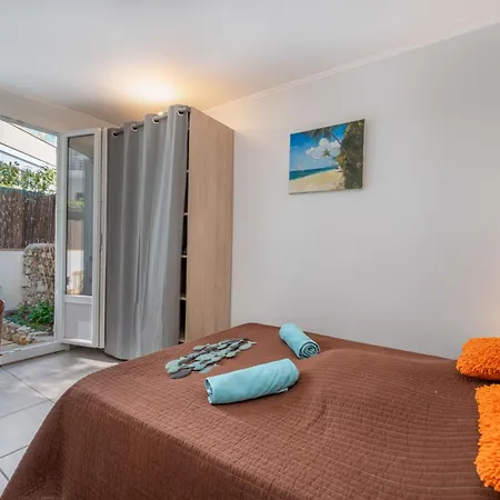 Apartment Les Girelles By Interhome Cannes