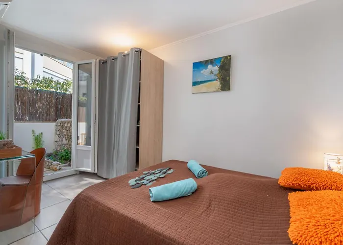 アパート Les Girelles By Interhome カンヌ